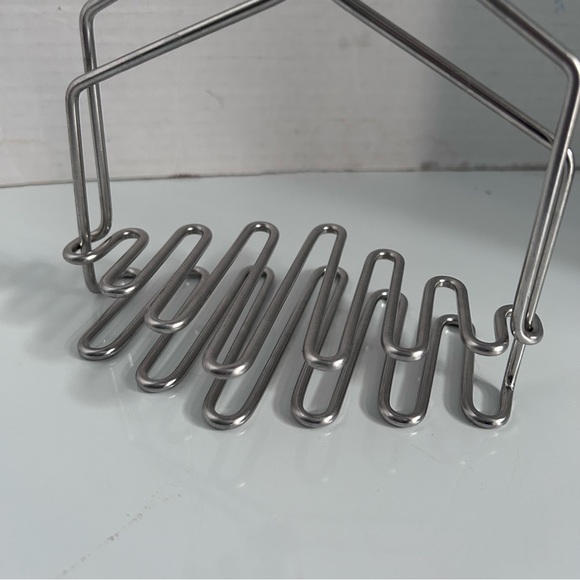 Double S-wire Stainless steel potato masher 13” tall 6” wide - Picture 8 of 8